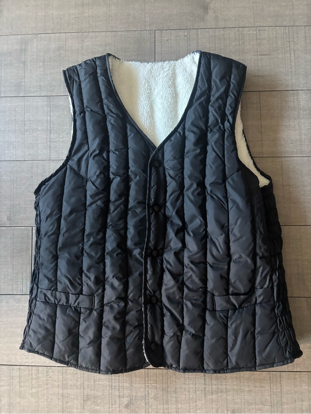 ♥️5/$25♥️Lightweight Black Quilted Sherpa-Lined Vest